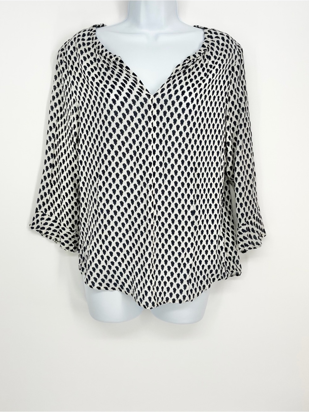 Velvet by Graham Spencer Navy White Abstract Tree Print Split V-Neck Blouse XS